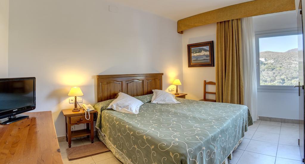 Hotel Rocamar كاذاكيس الغرفة الصورة